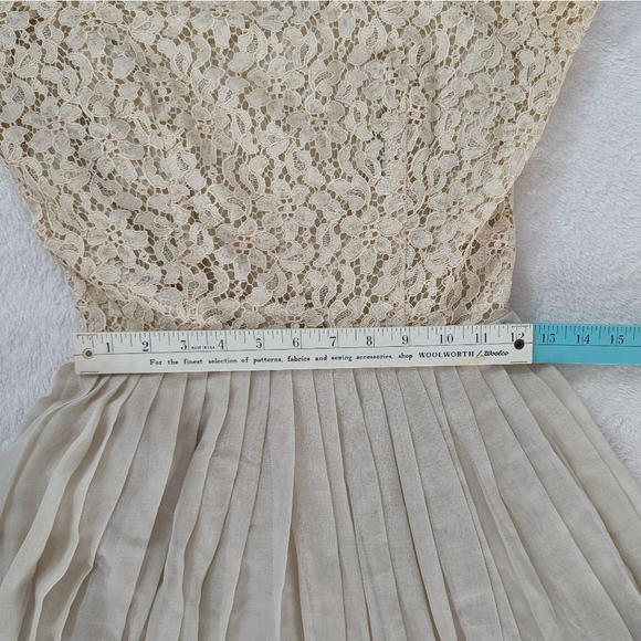 Miss Elliette Vintage Beige Lace Dress Size 12 - Picture 8 of 13